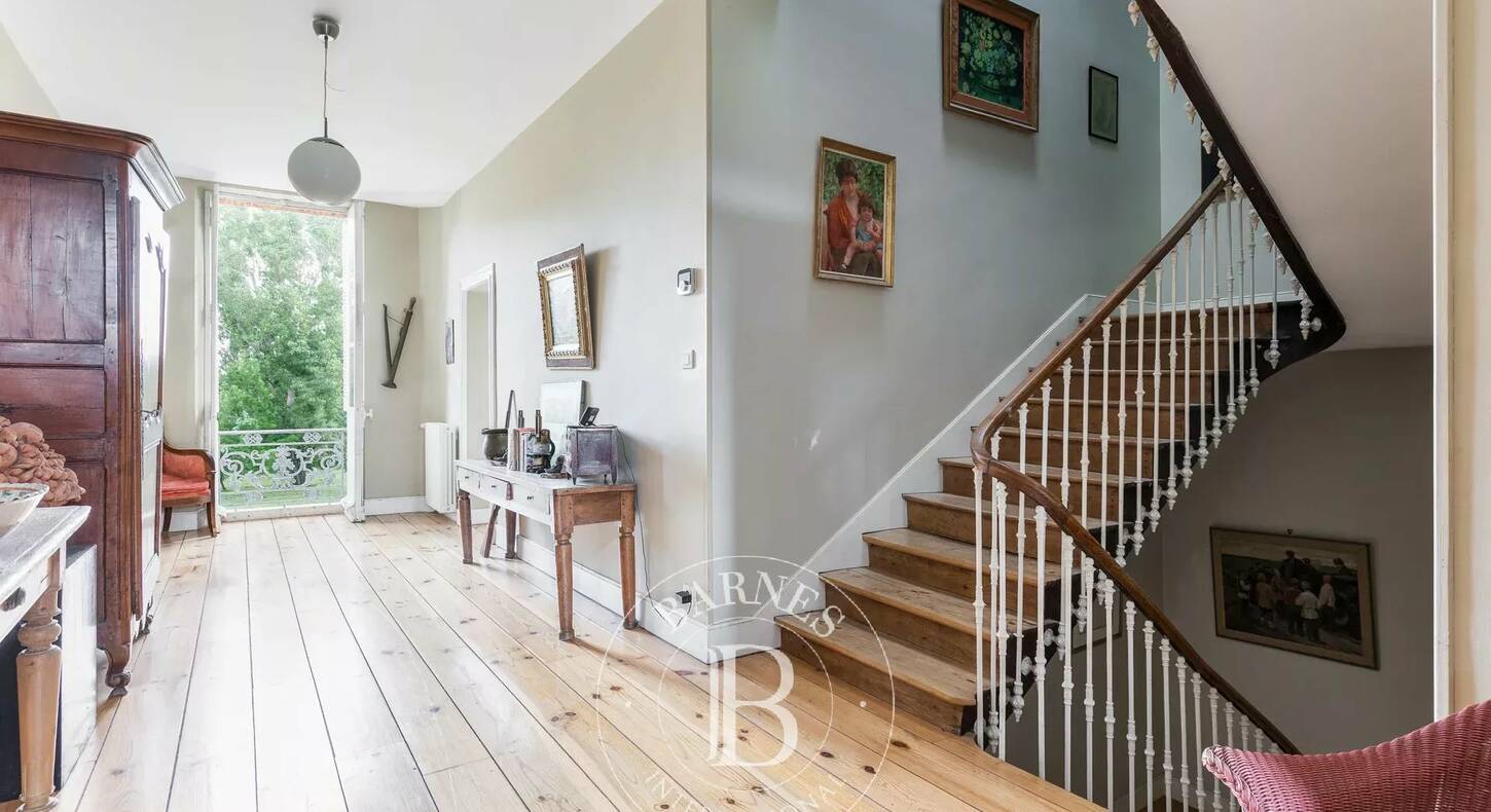 Show - BARNES Agency, luxury real estate in Toulouse