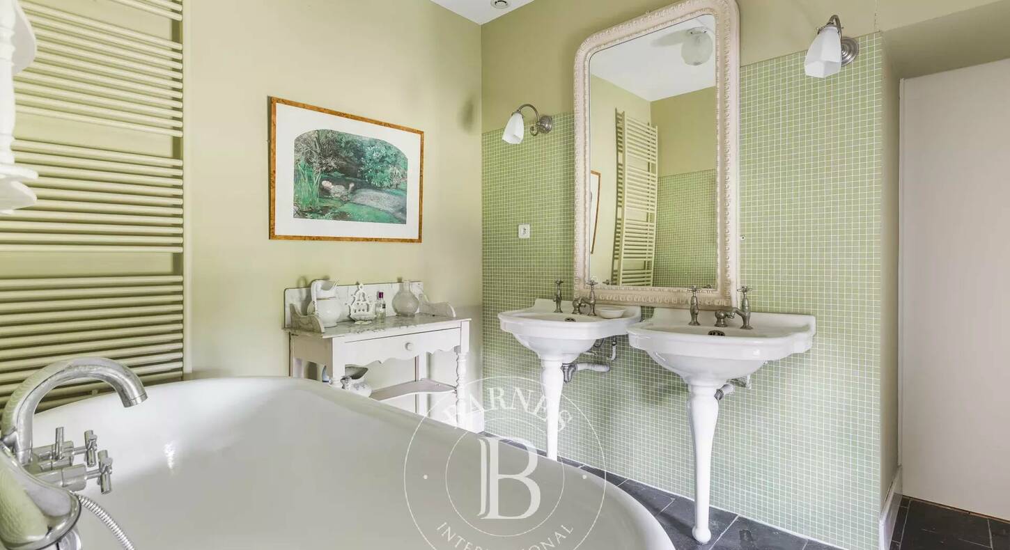 Show - BARNES Agency, luxury real estate in Toulouse