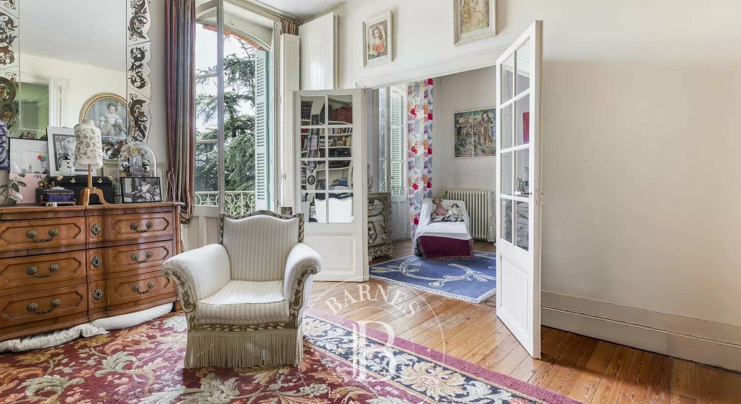 Show - BARNES Agency, luxury real estate in Toulouse