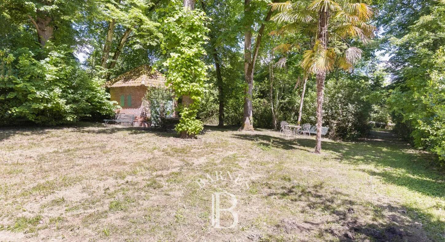 Show - BARNES Agency, luxury real estate in Toulouse