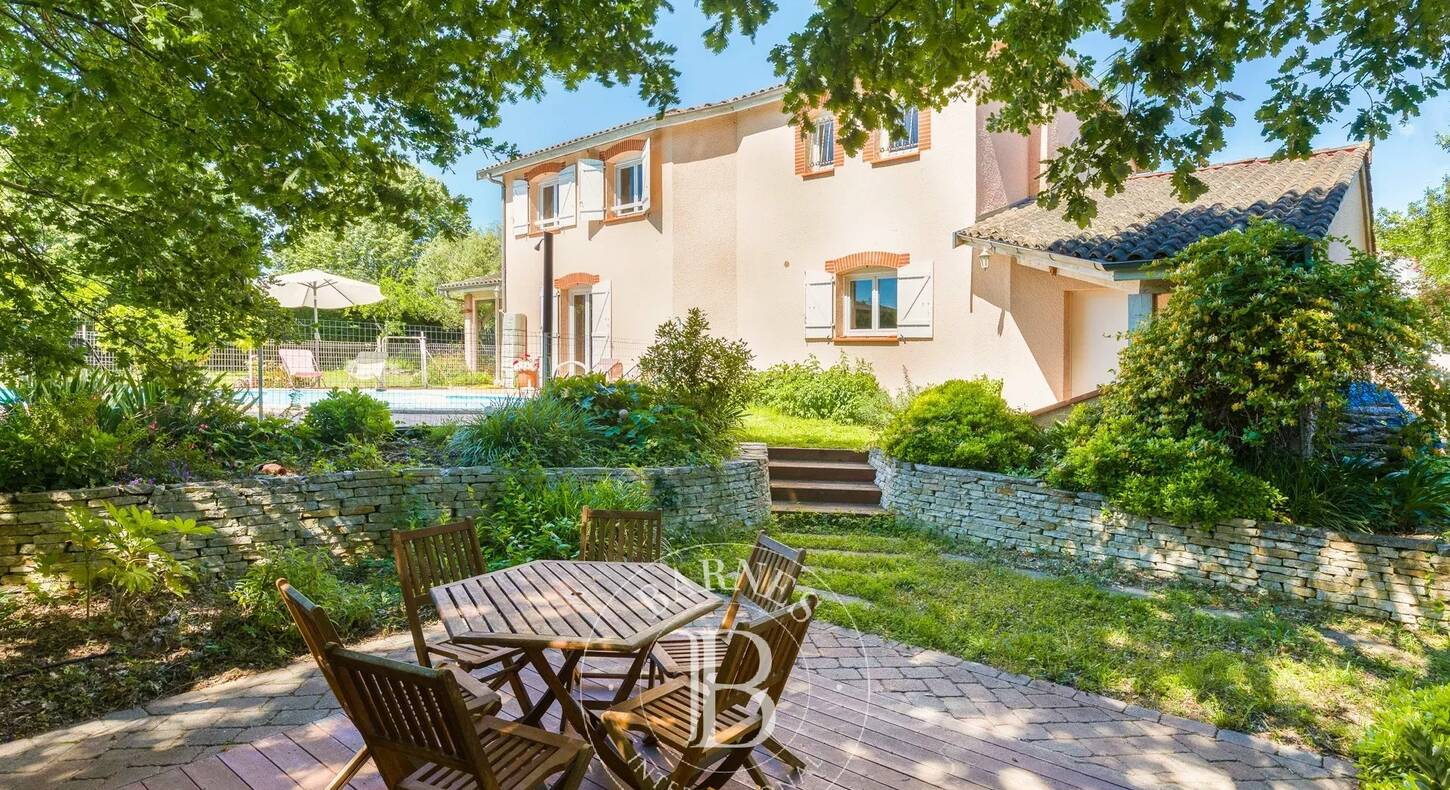 Show - BARNES Agency, luxury real estate in Toulouse