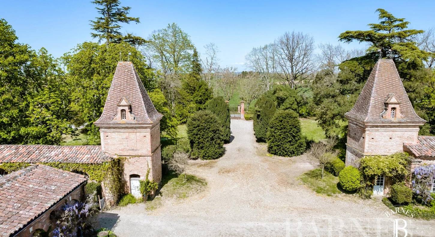 Show - BARNES Agency, luxury real estate in Toulouse