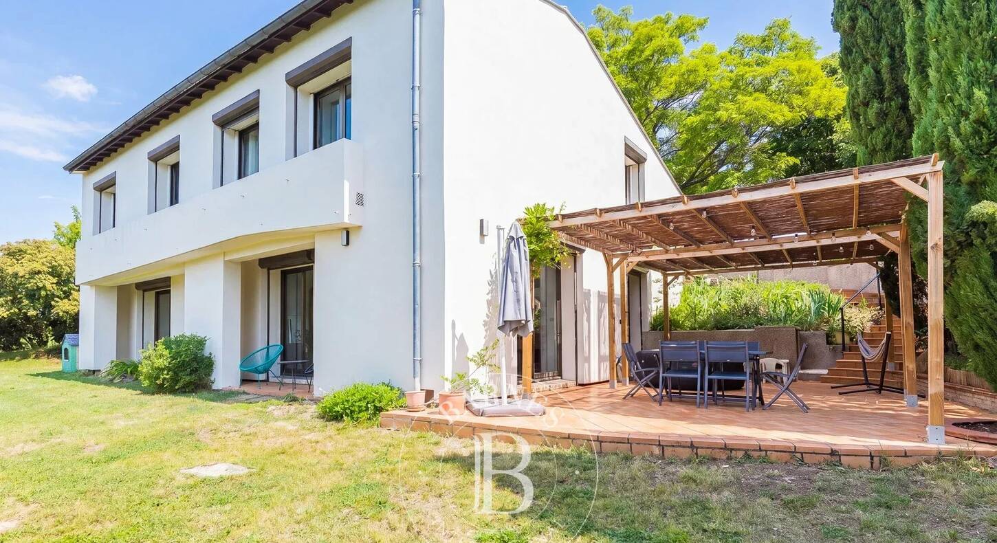 Show - BARNES Agency, luxury real estate in Toulouse
