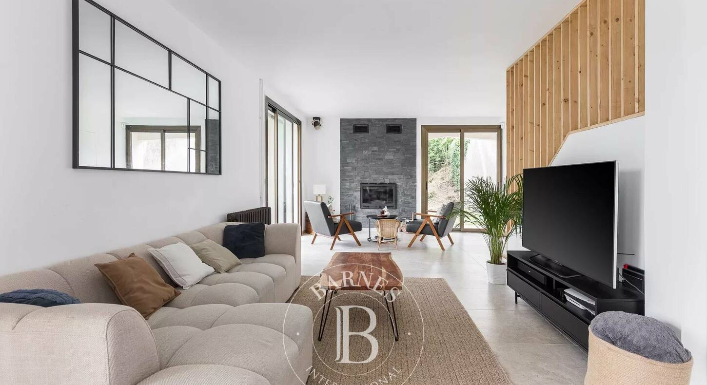 Show - BARNES Agency, luxury real estate in Toulouse
