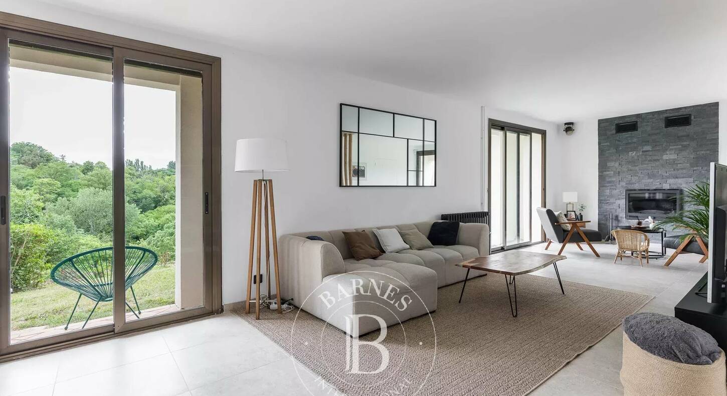 Show - BARNES Agency, luxury real estate in Toulouse