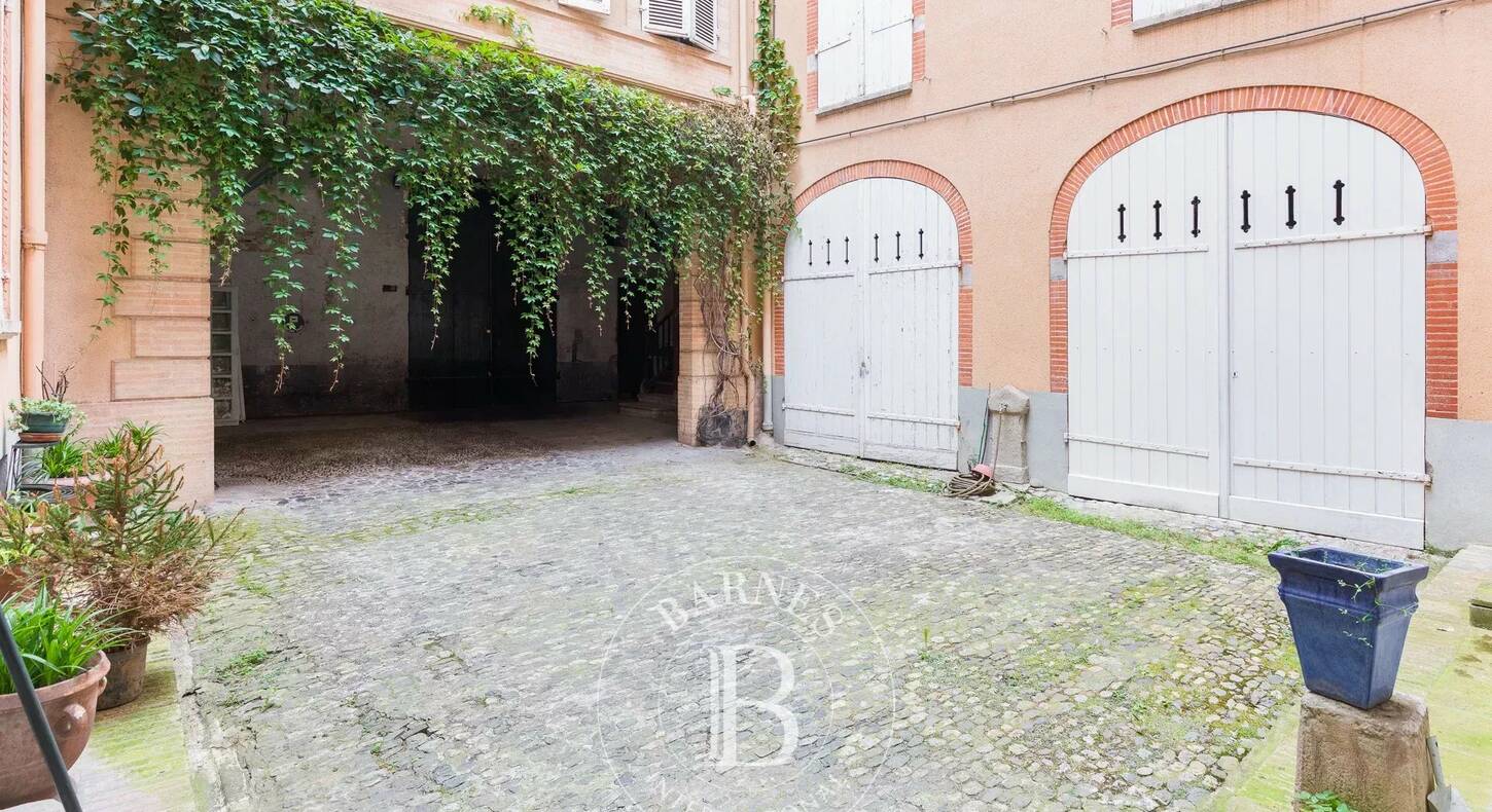 Show - BARNES Toulouse - Immobilier de luxe, appartements et maisons de prestige à Toulouse