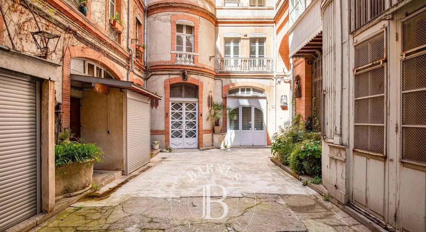 Show - BARNES Toulouse - Immobilier de luxe, appartements et maisons de prestige à Toulouse
