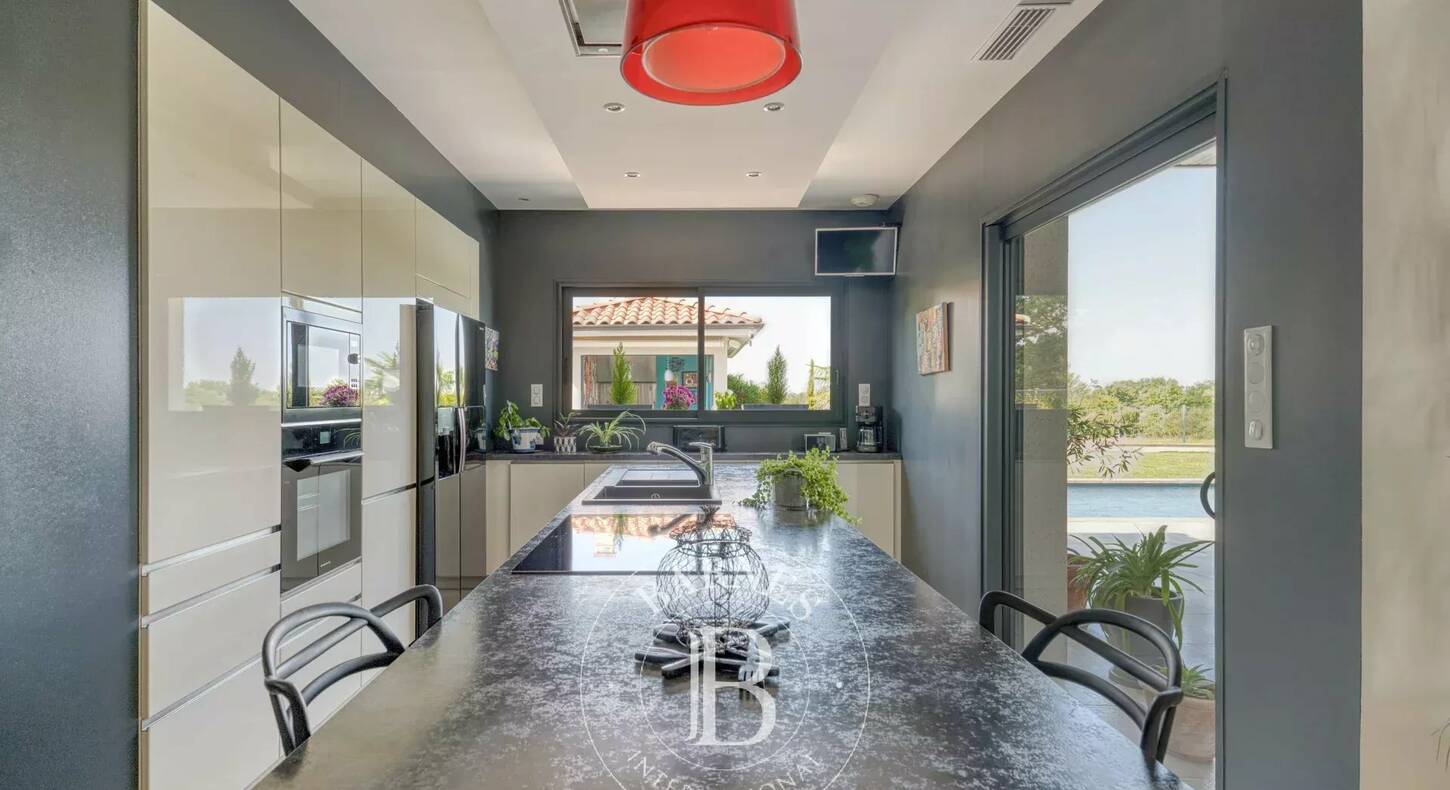 Show - BARNES Toulouse - Immobilier de luxe, appartements et maisons de prestige à Toulouse