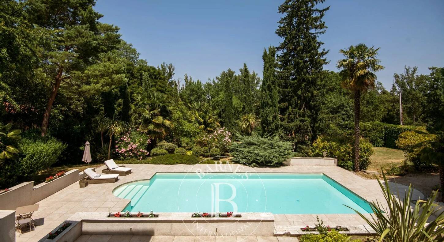 Show - BARNES Agency, luxury real estate in Toulouse