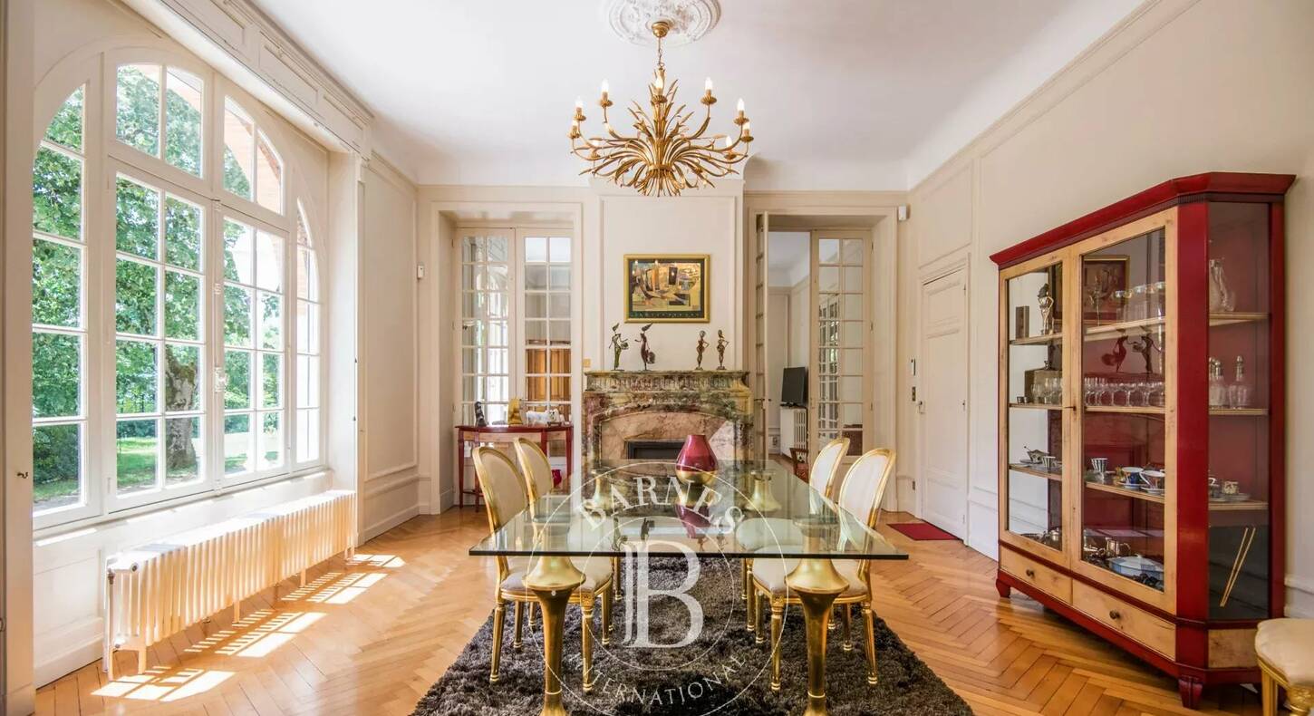 Show - BARNES Agency, luxury real estate in Toulouse