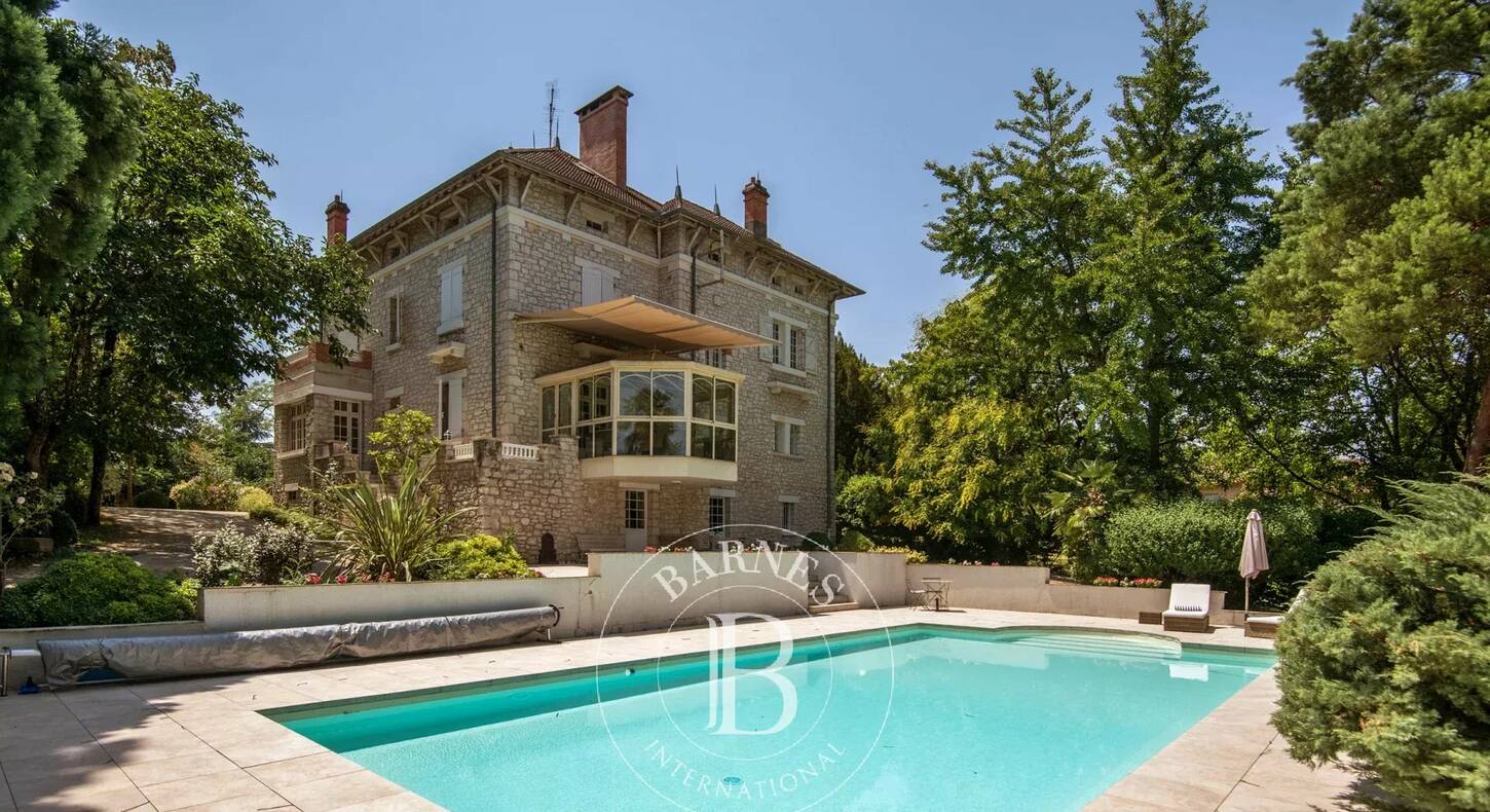 Show - BARNES Agency, luxury real estate in Toulouse