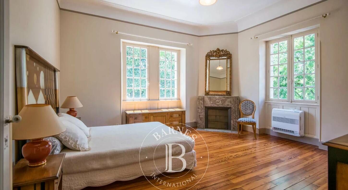 Show - BARNES Agency, luxury real estate in Toulouse