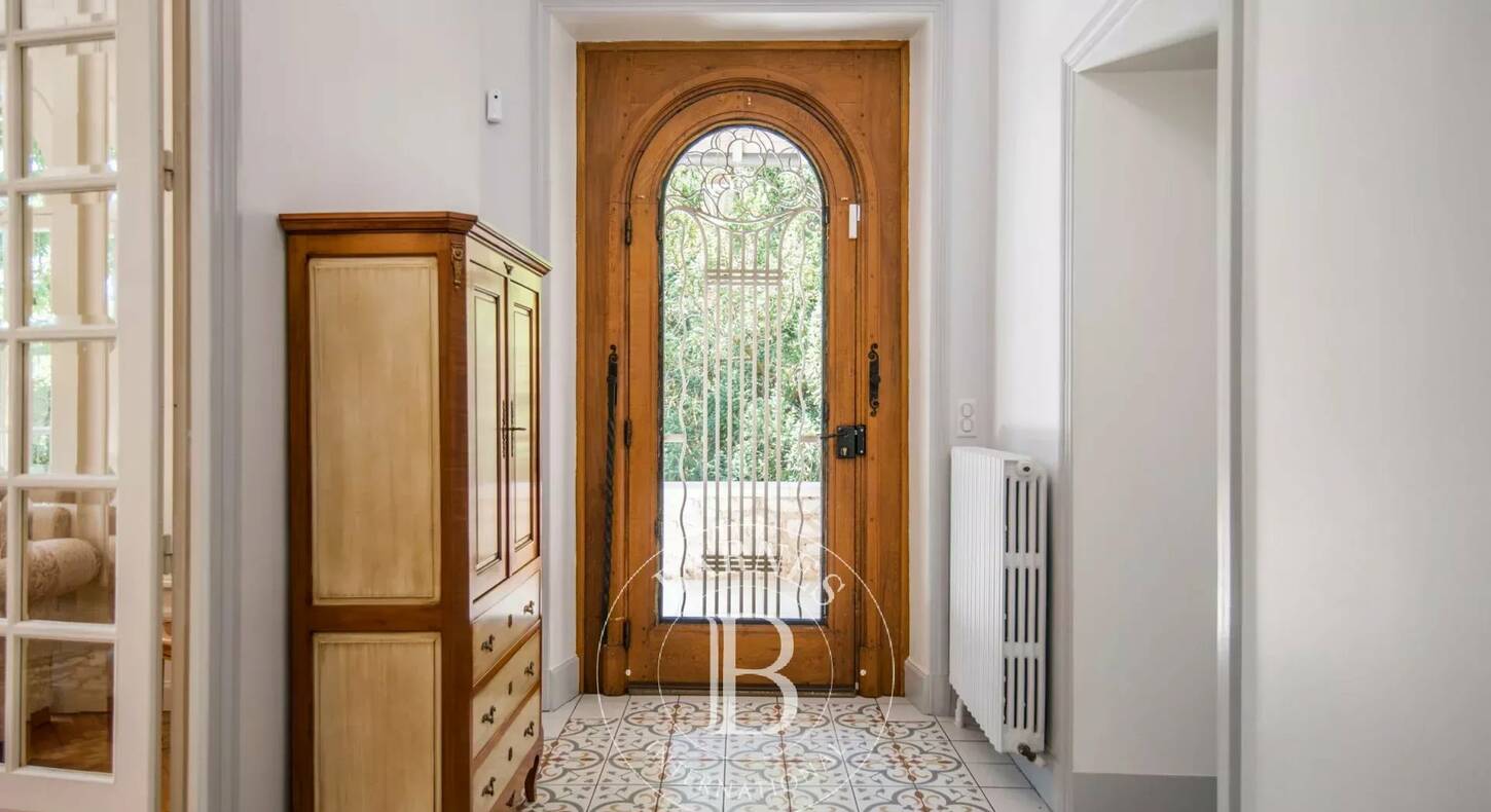 Show - BARNES Agency, luxury real estate in Toulouse