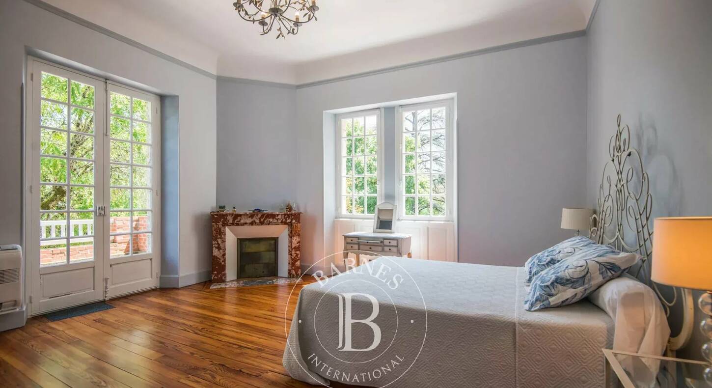 Show - BARNES Agency, luxury real estate in Toulouse