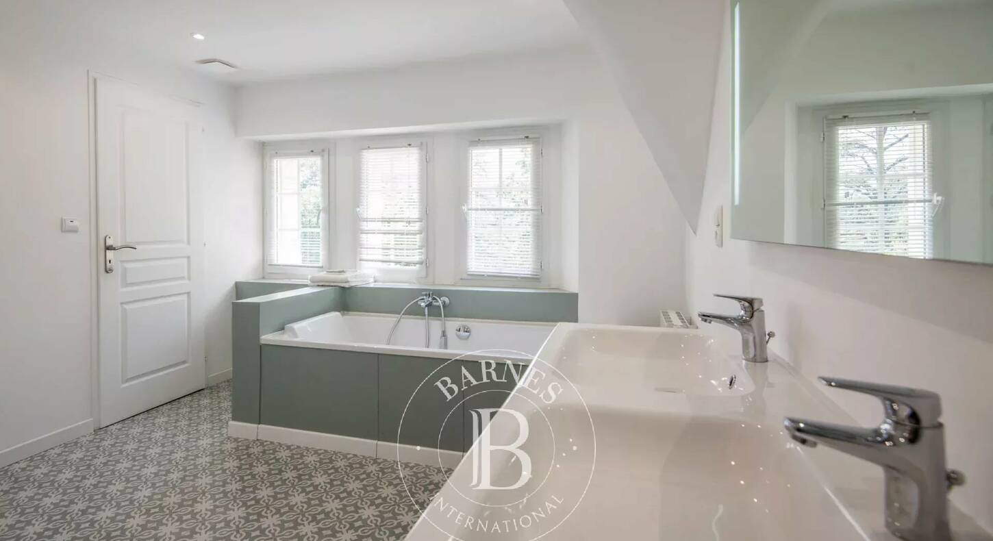 Show - BARNES Agency, luxury real estate in Toulouse