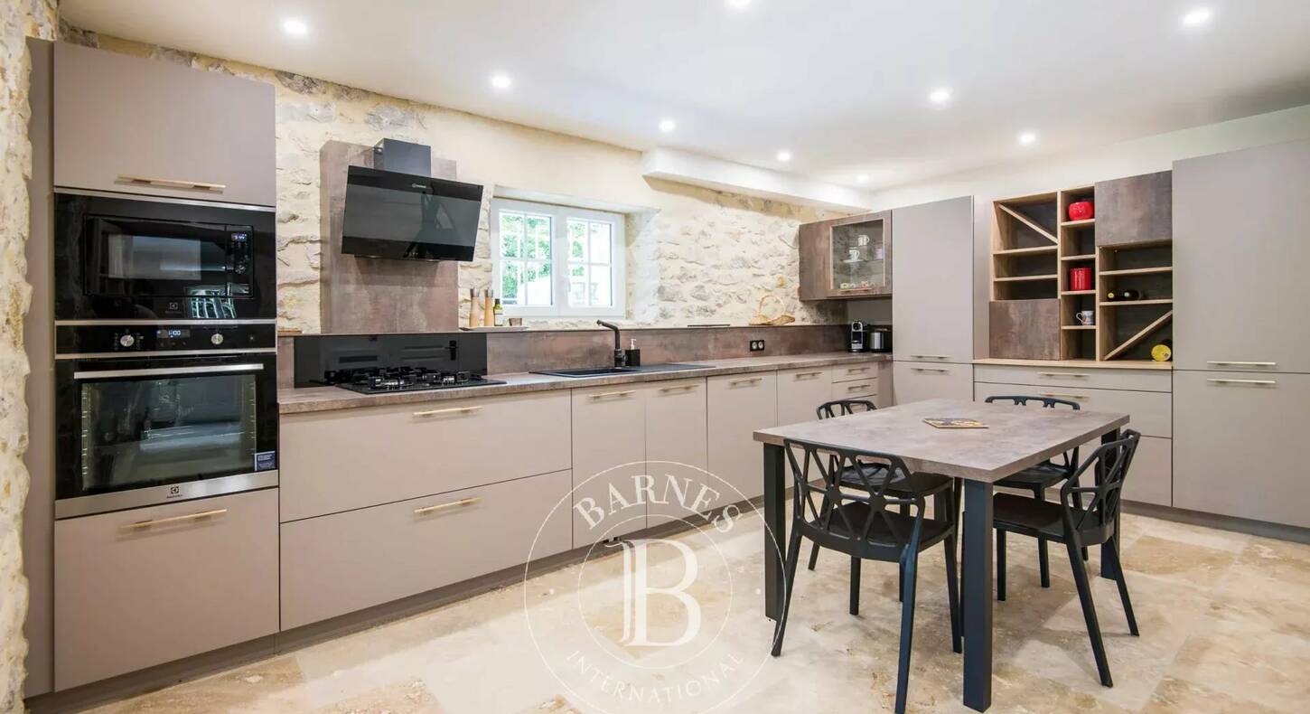Show - BARNES Agency, luxury real estate in Toulouse