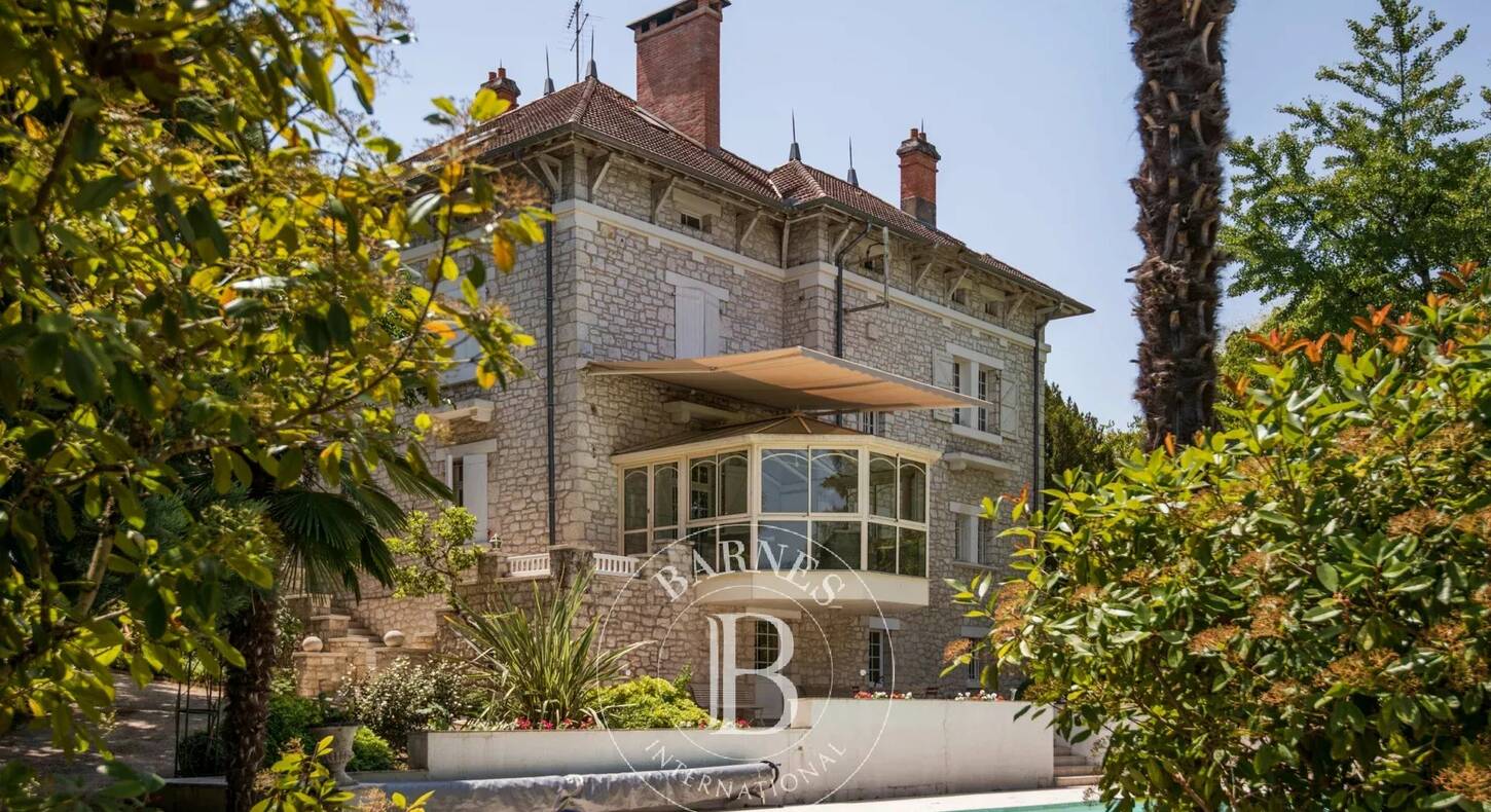 Show - BARNES Agency, luxury real estate in Toulouse