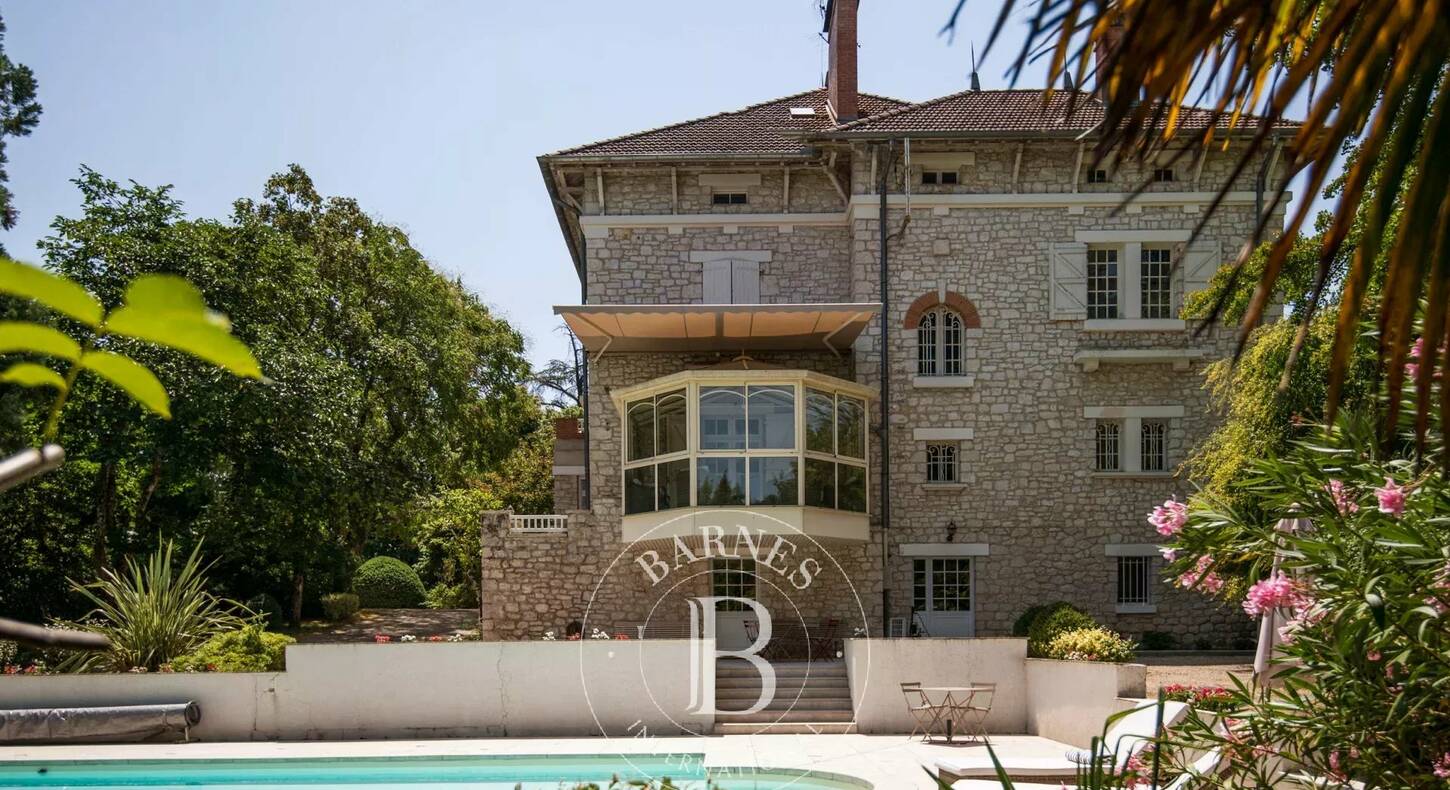 Show - BARNES Agency, luxury real estate in Toulouse