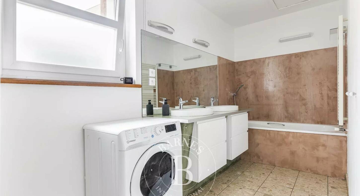 Show - BARNES Agency, luxury real estate in Toulouse