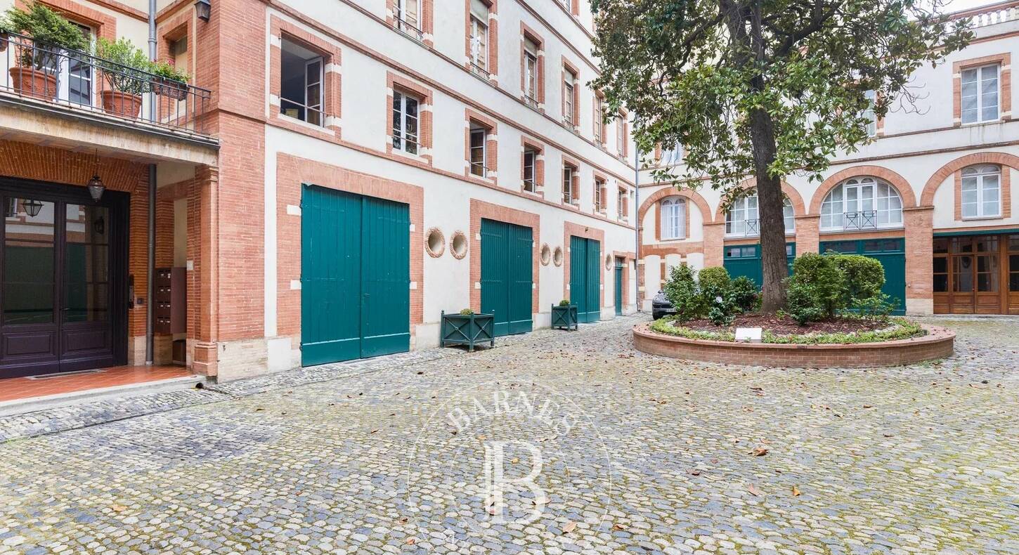 Show - BARNES Agency, luxury real estate in Toulouse