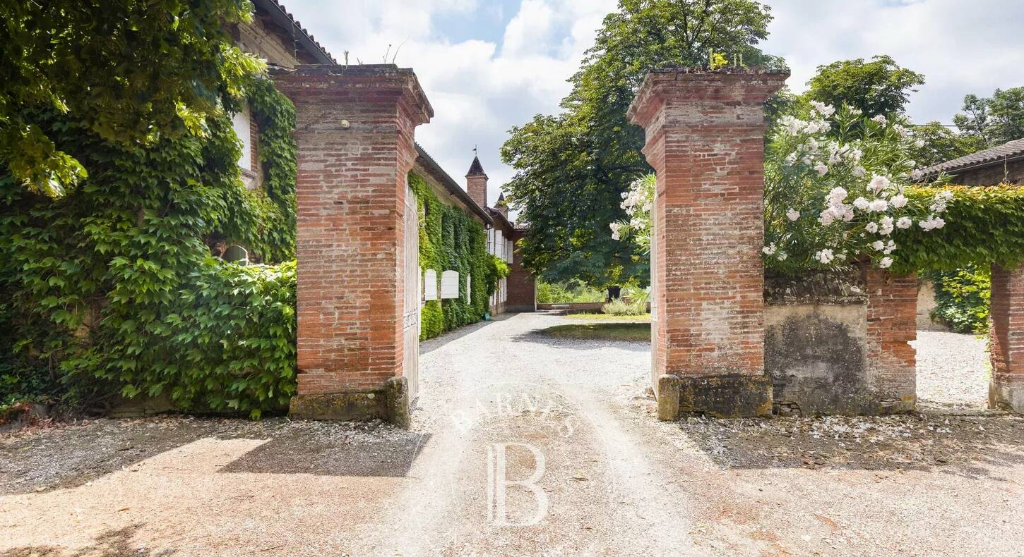 Show - BARNES Toulouse - Immobilier de luxe, appartements et maisons de prestige à Toulouse