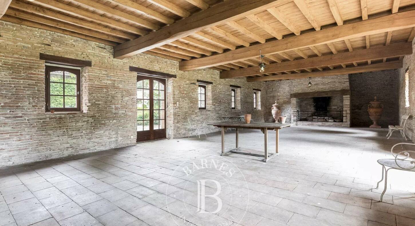 Show - BARNES Toulouse - Immobilier de luxe, appartements et maisons de prestige à Toulouse