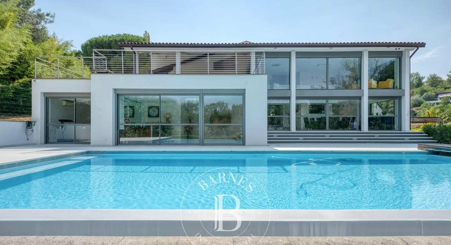 Show - BARNES Toulouse - Immobilier de luxe, appartements et maisons de prestige à Toulouse