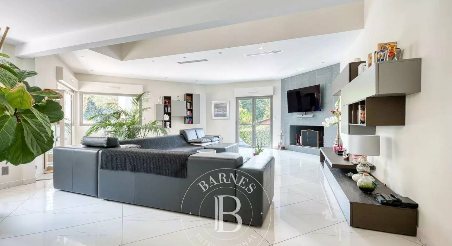 Show - BARNES Toulouse - Immobilier de luxe, appartements et maisons de prestige à Toulouse