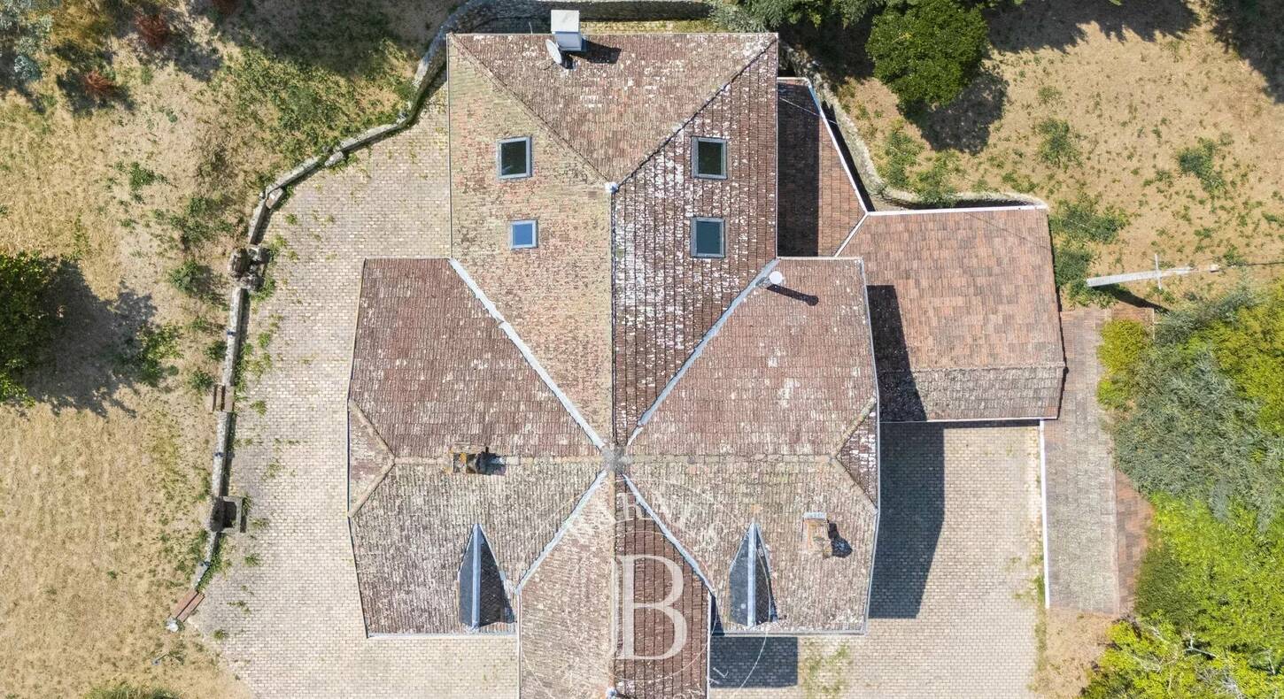 Show - BARNES Agency, luxury real estate in Toulouse