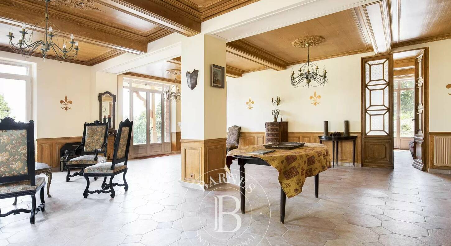 Show - BARNES Agency, luxury real estate in Toulouse