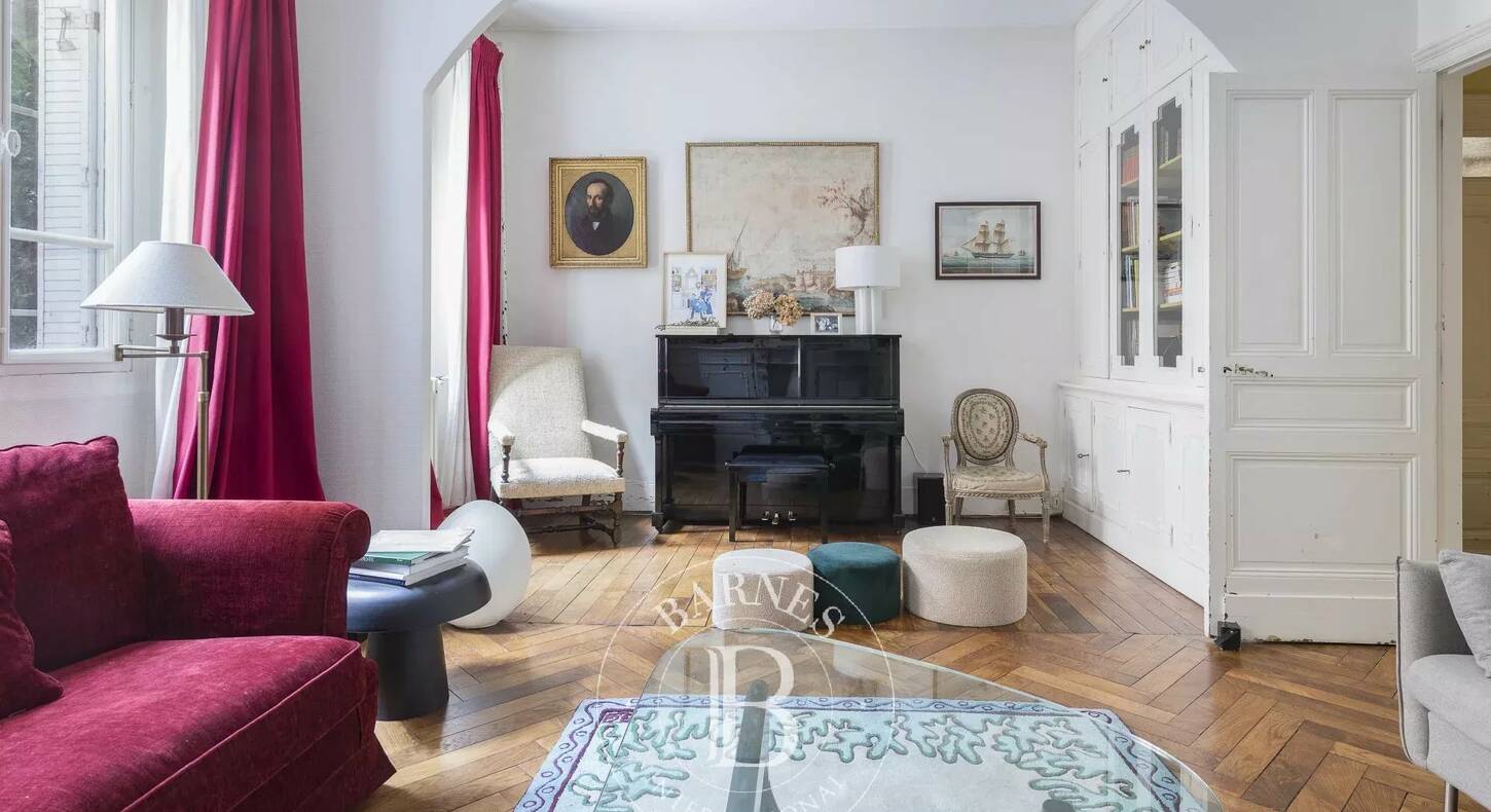 Show - BARNES Agency, luxury real estate in Toulouse