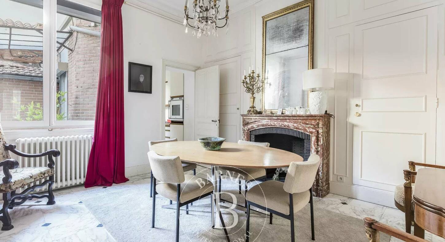 Show - BARNES Agency, luxury real estate in Toulouse