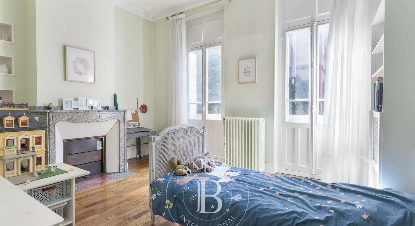 Show - BARNES Agency, luxury real estate in Toulouse