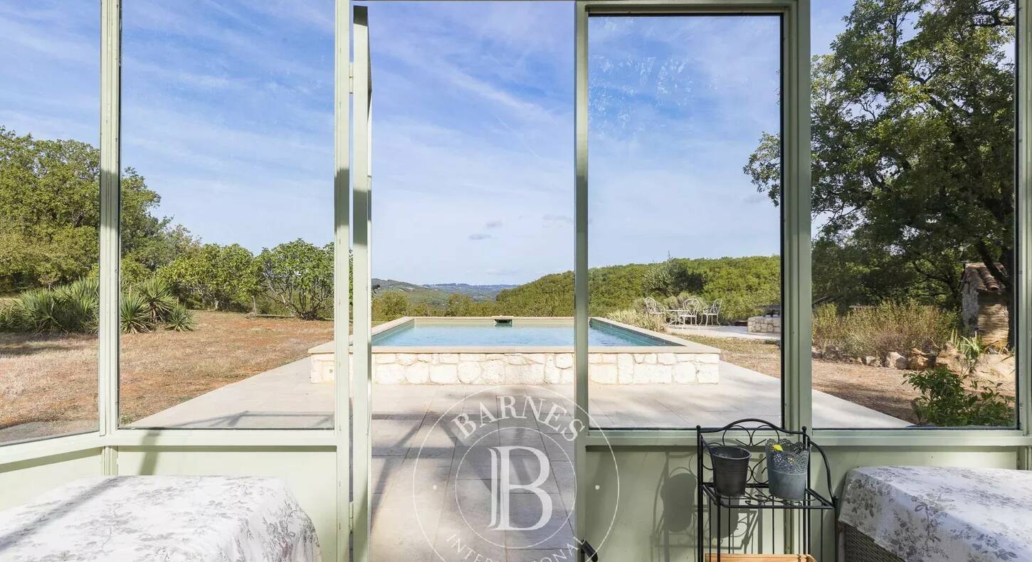 Show - BARNES Agency, luxury real estate in Toulouse