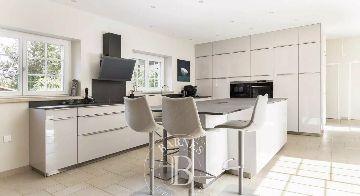 Show - BARNES Agency, luxury real estate in Toulouse