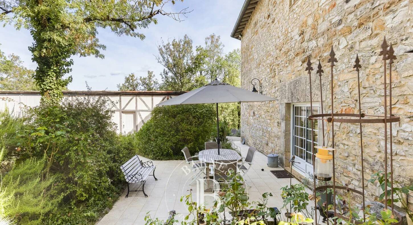 Show - BARNES Agency, luxury real estate in Toulouse
