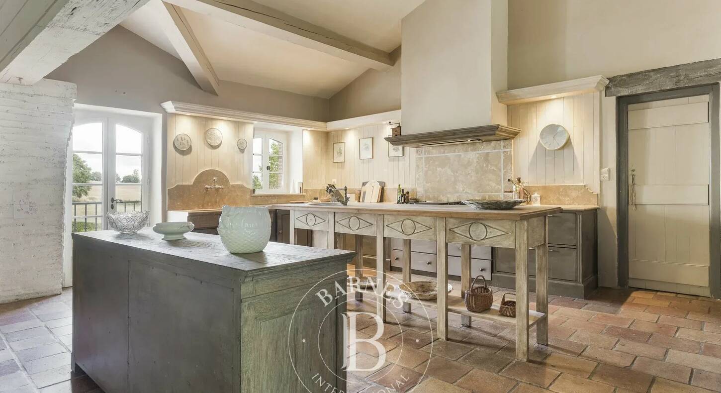 Show - BARNES Agency, luxury real estate in Toulouse