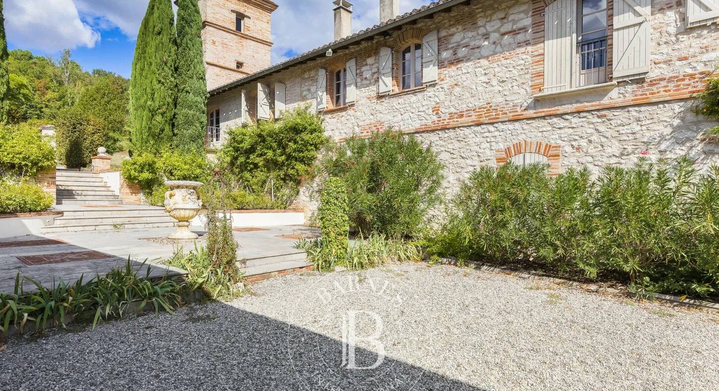 Show - BARNES Agency, luxury real estate in Toulouse