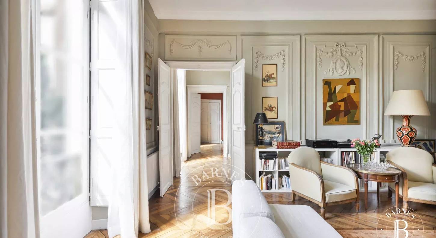 Show - BARNES Agency, luxury real estate in Toulouse