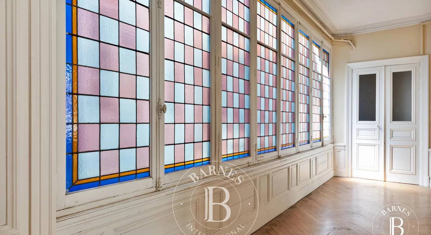 Show - BARNES Toulouse - Immobilier de luxe, appartements et maisons de prestige à Toulouse