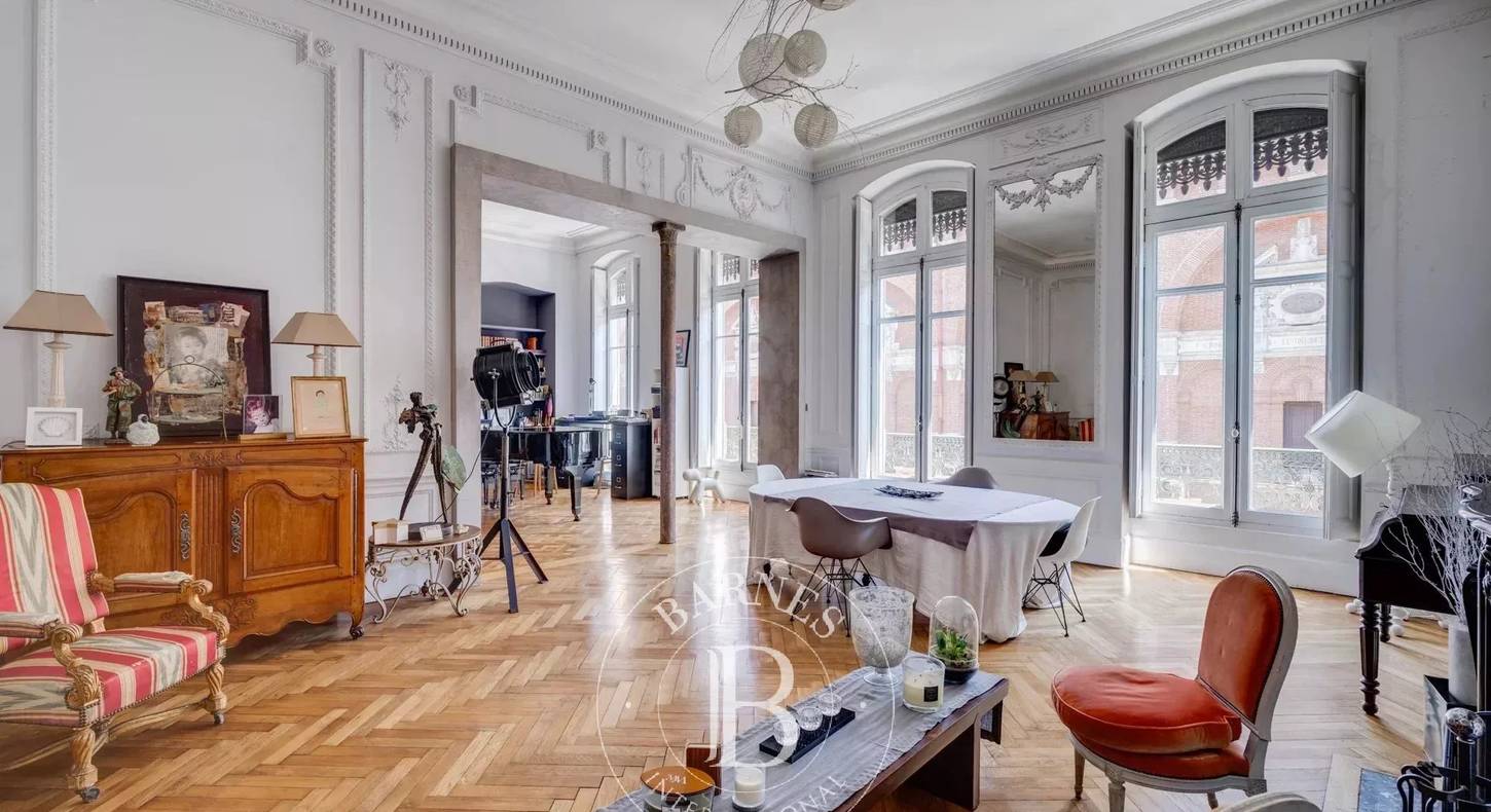 Show - BARNES Agency, luxury real estate in Toulouse