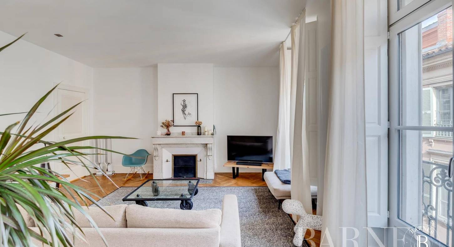 Show - BARNES Agency, luxury real estate in Toulouse
