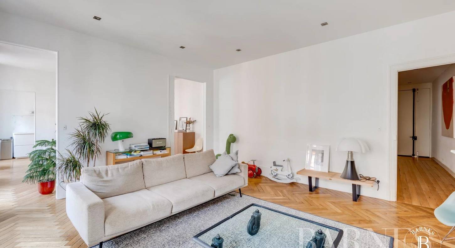Show - BARNES Agency, luxury real estate in Toulouse
