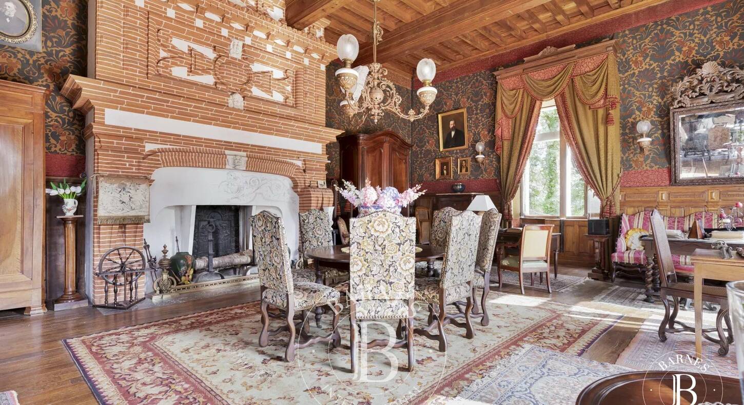 Show - BARNES Agency, luxury real estate in Toulouse