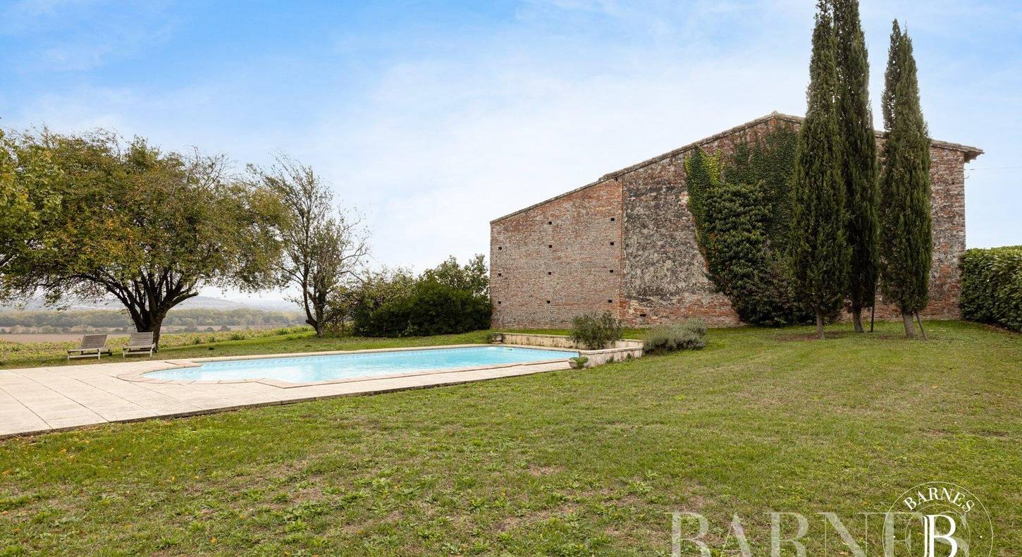 Show - BARNES Agency, luxury real estate in Toulouse