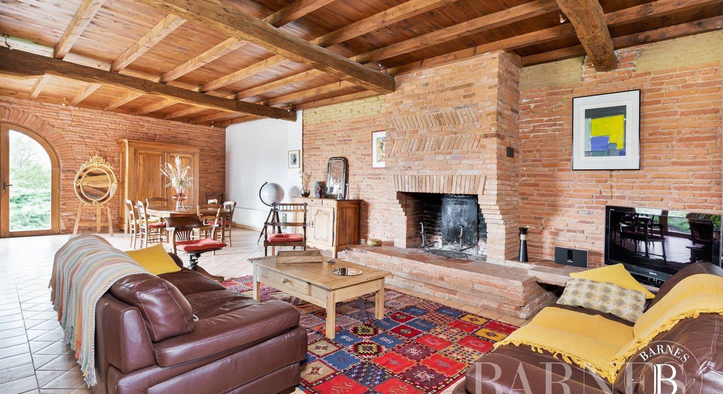 Show - BARNES Agency, luxury real estate in Toulouse
