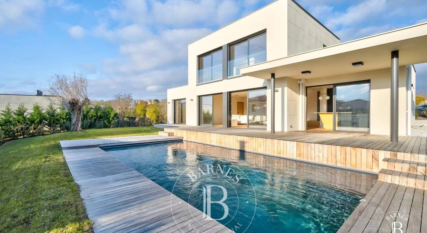 Show - BARNES Toulouse - Immobilier de luxe, appartements et maisons de prestige à Toulouse