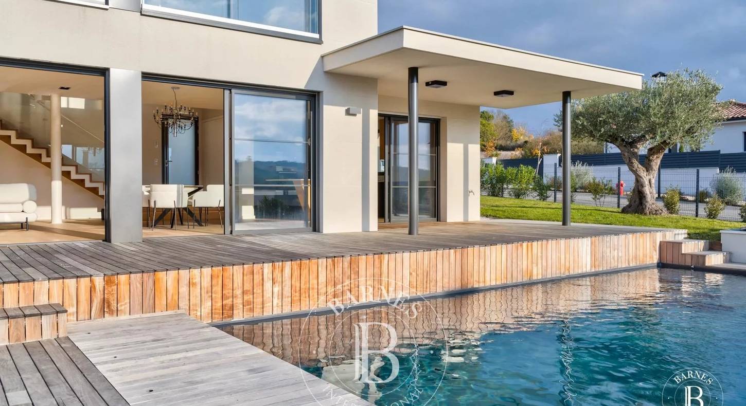 Show - BARNES Toulouse - Immobilier de luxe, appartements et maisons de prestige à Toulouse