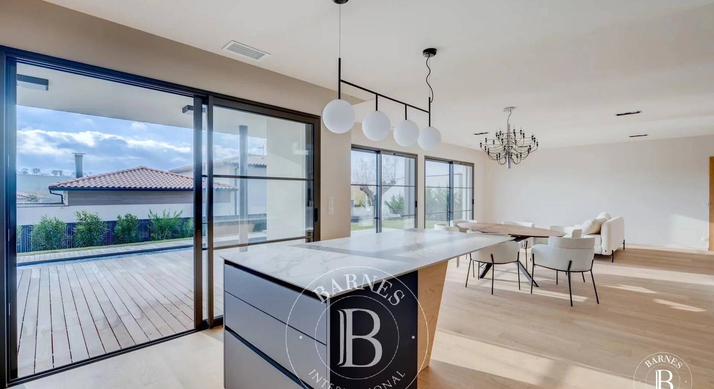 Show - BARNES Toulouse - Immobilier de luxe, appartements et maisons de prestige à Toulouse