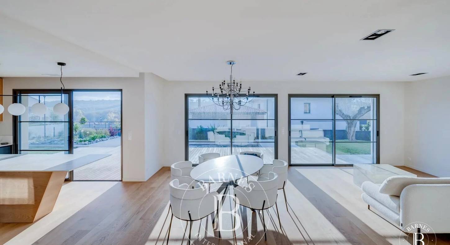 Show - BARNES Toulouse - Immobilier de luxe, appartements et maisons de prestige à Toulouse